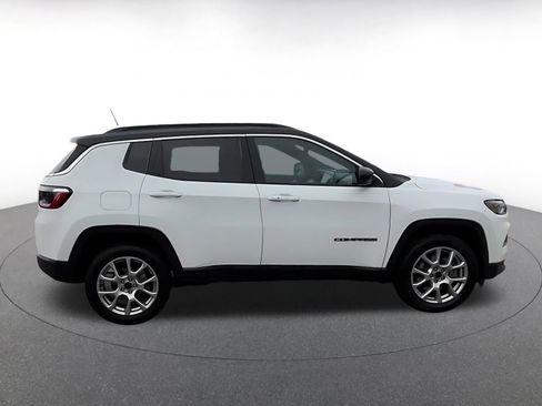 Used 2025 Jeep Compass Limited AWD/4WD image 16