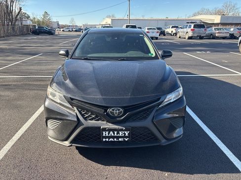 Used 2020 Toyota Camry SE image 6