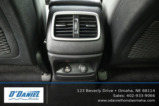 Used 2017 Kia Sorento AWD image 37