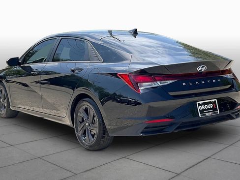Used 2023 Hyundai Elantra SEL w/ Cargo Package FWD image 12