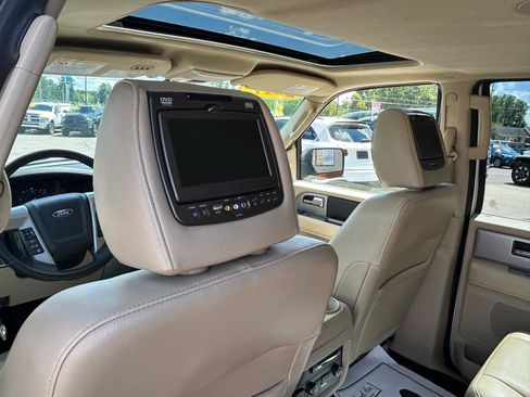 Used 2017 Ford Expedition EL Limited w/ Equipment Group 301A AWD/4WD image 14