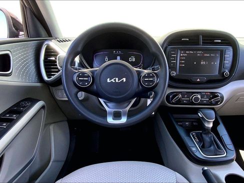 Used 2023 Kia Soul LX w/ Option Group 015 FWD image 5