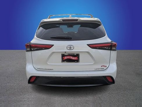 Used 2020 Toyota Highlander Limited FWD image 4