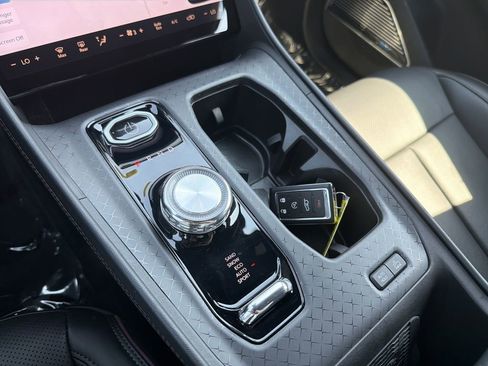 Used 2024 Jeep Wagoneer Launch Edition image 27