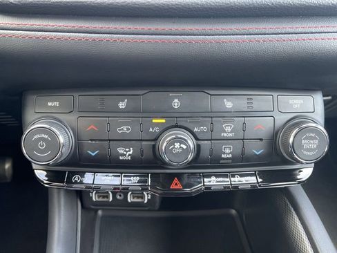 Used 2024 Dodge Durango GT AWD/4WD image 18