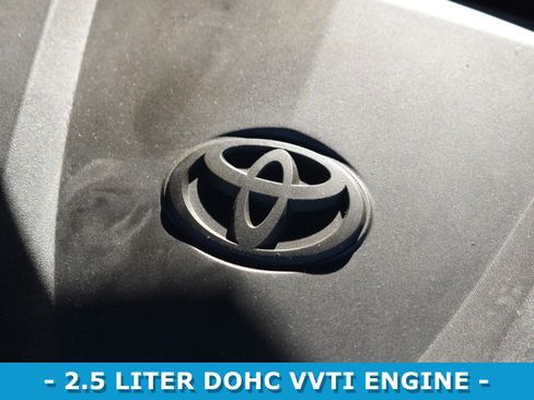 Used 2020 Toyota Camry SE image 19