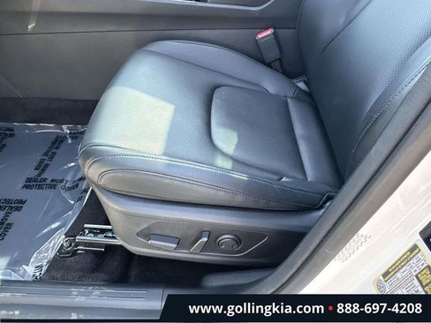 Certified 2025 Kia Sportage EX w/ EX Premium Package AWD/4WD image 18