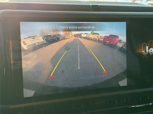 Used 2025 Jeep Wrangler Rubicon w/ Safety Group image 30