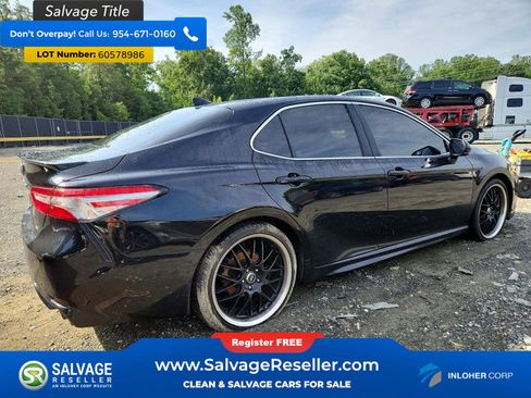 Used 2019 Toyota Camry SE FWD image 4