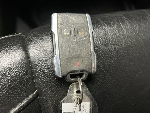 Used 2017 Chevrolet Silverado 1500 LTZ Z71 w/ Realtree Edition image 25