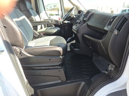 Used 2018 RAM ProMaster 2500 w/ Interior Convenience Group image 18