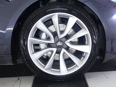 Used 2018 Tesla Model 3 Long Range AWD/4WD image 29