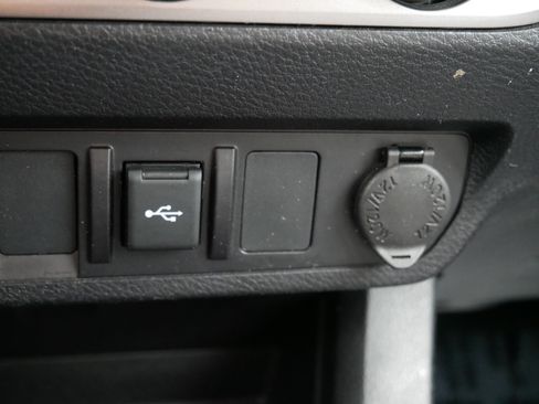 Used 2023 Toyota Tacoma SR AWD/4WD image 33