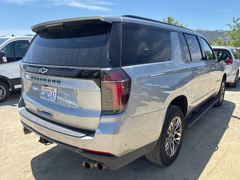 Used 2025 Chevrolet Suburban Z71 AWD/4WD image 6