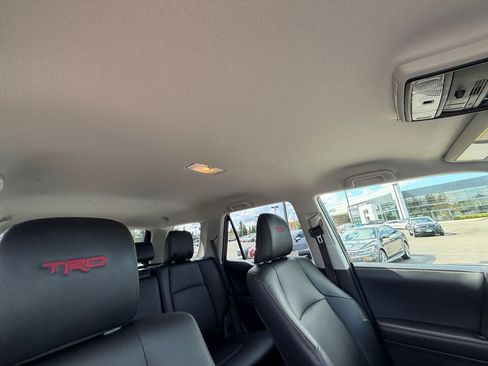 Used 2021 Toyota 4Runner TRD Off-Road Premium AWD/4WD image 27