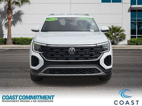 Used 2024 Volkswagen Atlas Cross Sport SE FWD image 2