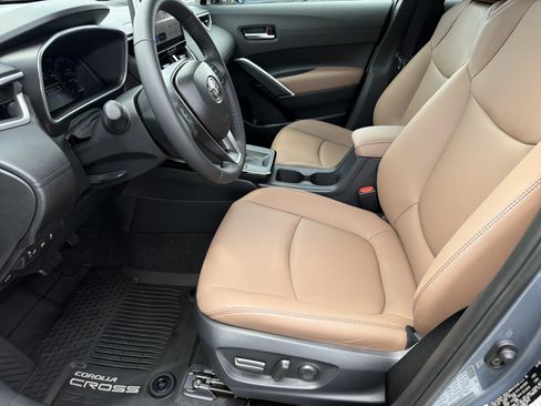 Certified 2026 Toyota Corolla Cross XLE w/ Convenience Package FWD image 19