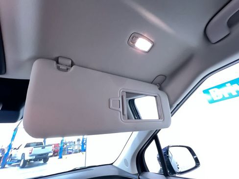 Used 2024 Kia Carnival LX FWD image 35