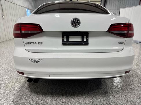 Used 2017 Volkswagen Jetta SE FWD image 6