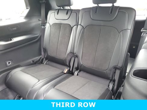 New 2025 Jeep Grand Cherokee L Altitude image 25