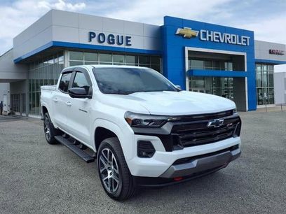 Used 2024 Chevrolet Colorado Z71 w/ Z71 Convenience Package 2