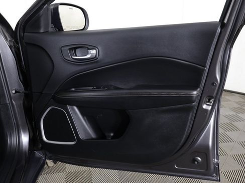 Used 2018 Jeep Compass Latitude w/ Cold Weather Group image 20