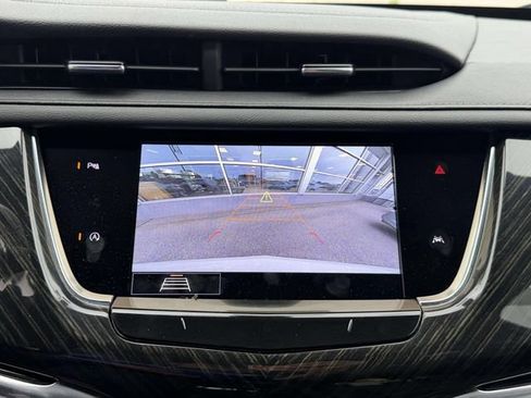 Used 2020 Cadillac XT6 Premium Luxury AWD/4WD image 24