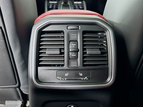 New 2026 Porsche Macan image 27