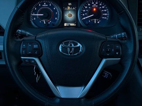 Used 2015 Toyota Sienna XLE Premium image 40