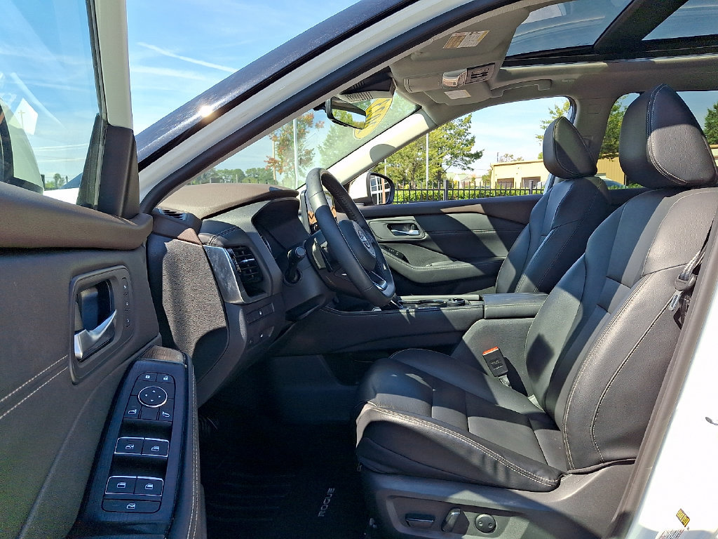 Used 2023 Nissan Rogue SL w/ SL Premium Package AWD/4WD image 13