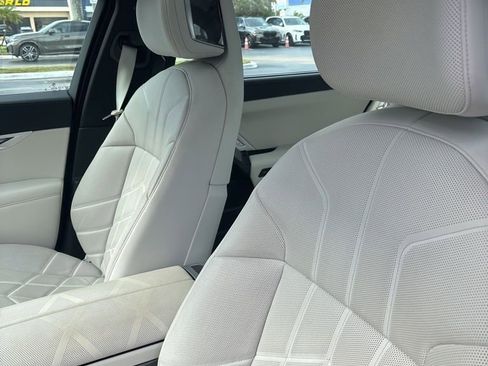 Used 2023 BMW 740i RWD image 2