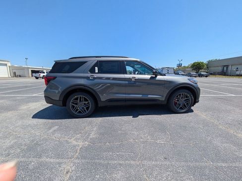 New 2026 Ford Explorer ST-Line RWD image 3