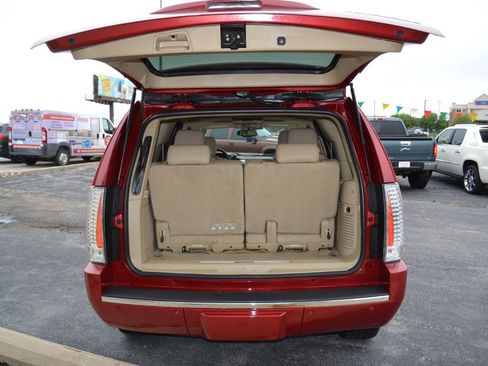 Used 2014 Cadillac Escalade Premium AWD/4WD image 7