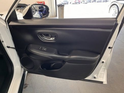 Used 2024 Honda HR-V EX-L image 12