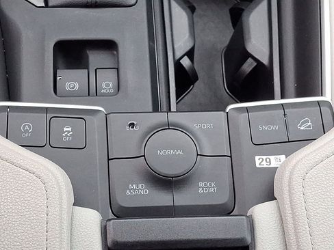 Used 2024 Toyota Grand Highlander XLE image 25