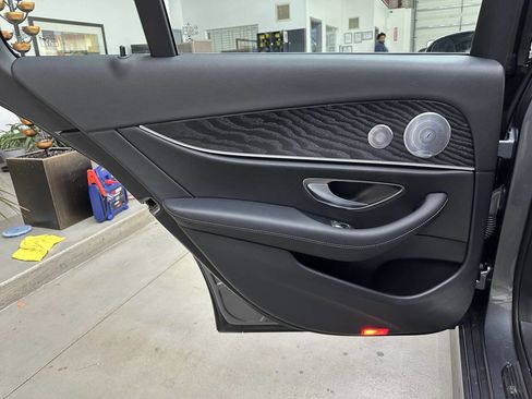 Used 2018 Mercedes-Benz E 300 4MATIC image 12