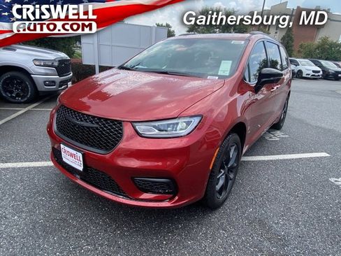 New 2026 Chrysler Pacifica Limited w/ S Appearance Package image 1