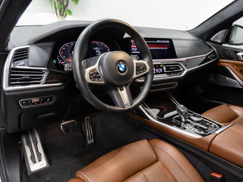 Used 2019 BMW X7 xDrive50i w/ M Sport Package AWD/4WD image 6