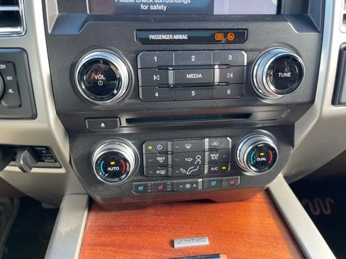 Used 2018 Ford F250 King Ranch w/ King Ranch Ultimate Package AWD/4WD image 16