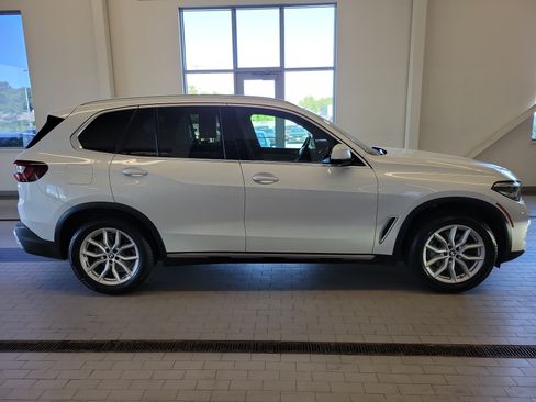 Used 2021 BMW X5 xDrive40i w/ Convenience Package AWD/4WD image 4