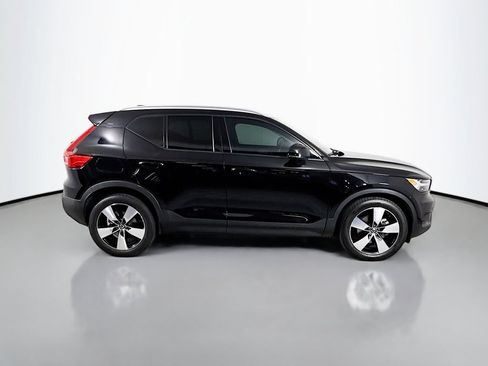 Used 2020 Volvo XC40 T5 Momentum w/ Protection Package Premier AWD/4WD image 4
