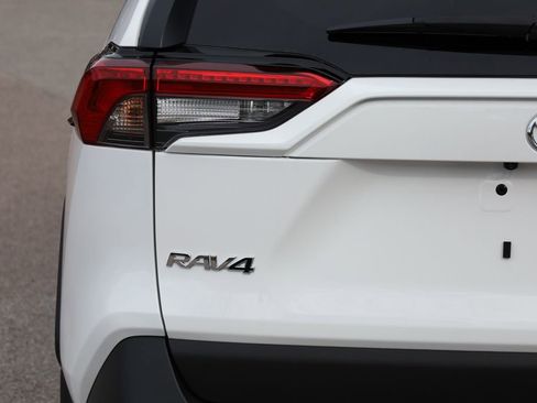 New 2025 Toyota RAV4 XLE image 19