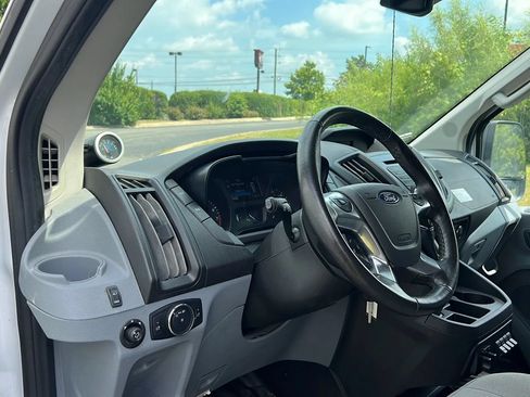 Used 2019 Ford Transit 150 130 Low Roof RWD image 9