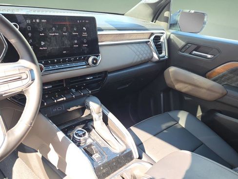 Used 2023 GMC Canyon Denali image 18