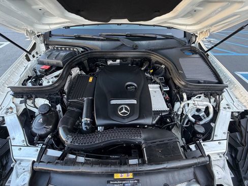 Used 2019 Mercedes-Benz GLC 300 w/ Premium Package image 30
