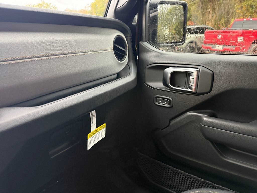 New 2025 Jeep Gladiator Sport AWD/4WD image 23