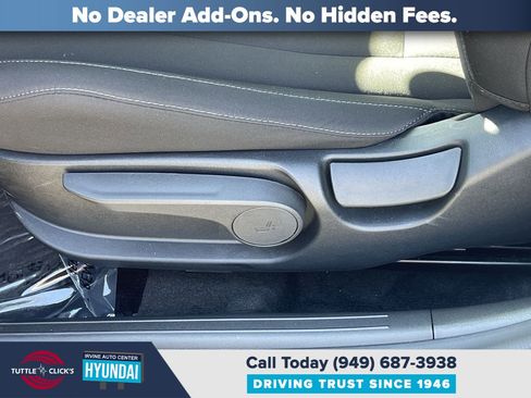Certified 2025 Hyundai Elantra SEL w/ Cargo Package image 22