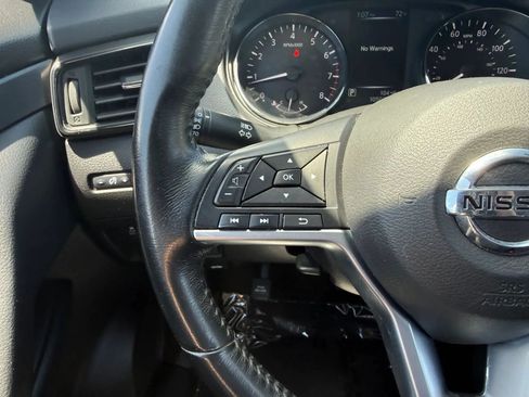Used 2017 Nissan Rogue SV AWD/4WD image 21