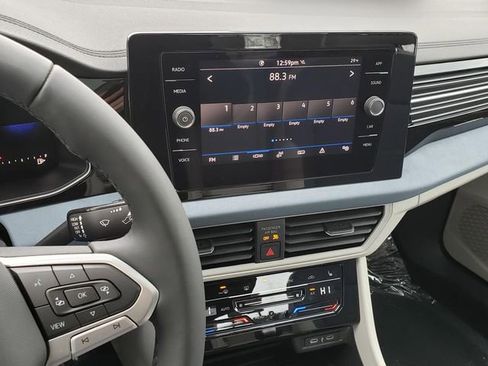 New 2026 Volkswagen Jetta SE FWD image 11
