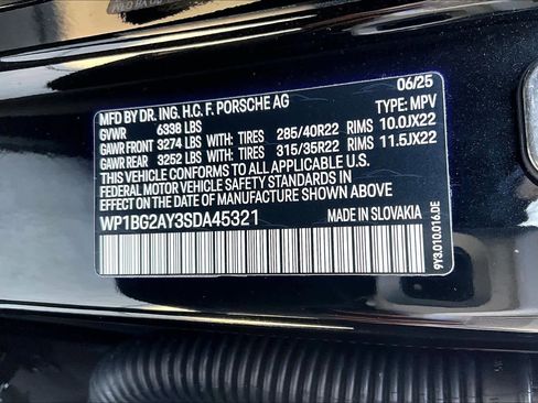 Used 2025 Porsche Cayenne GTS image 33